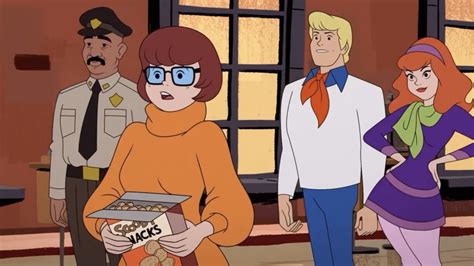 daphne velma lesbian|Velma's lesbianism becomes canon in new Scooby.